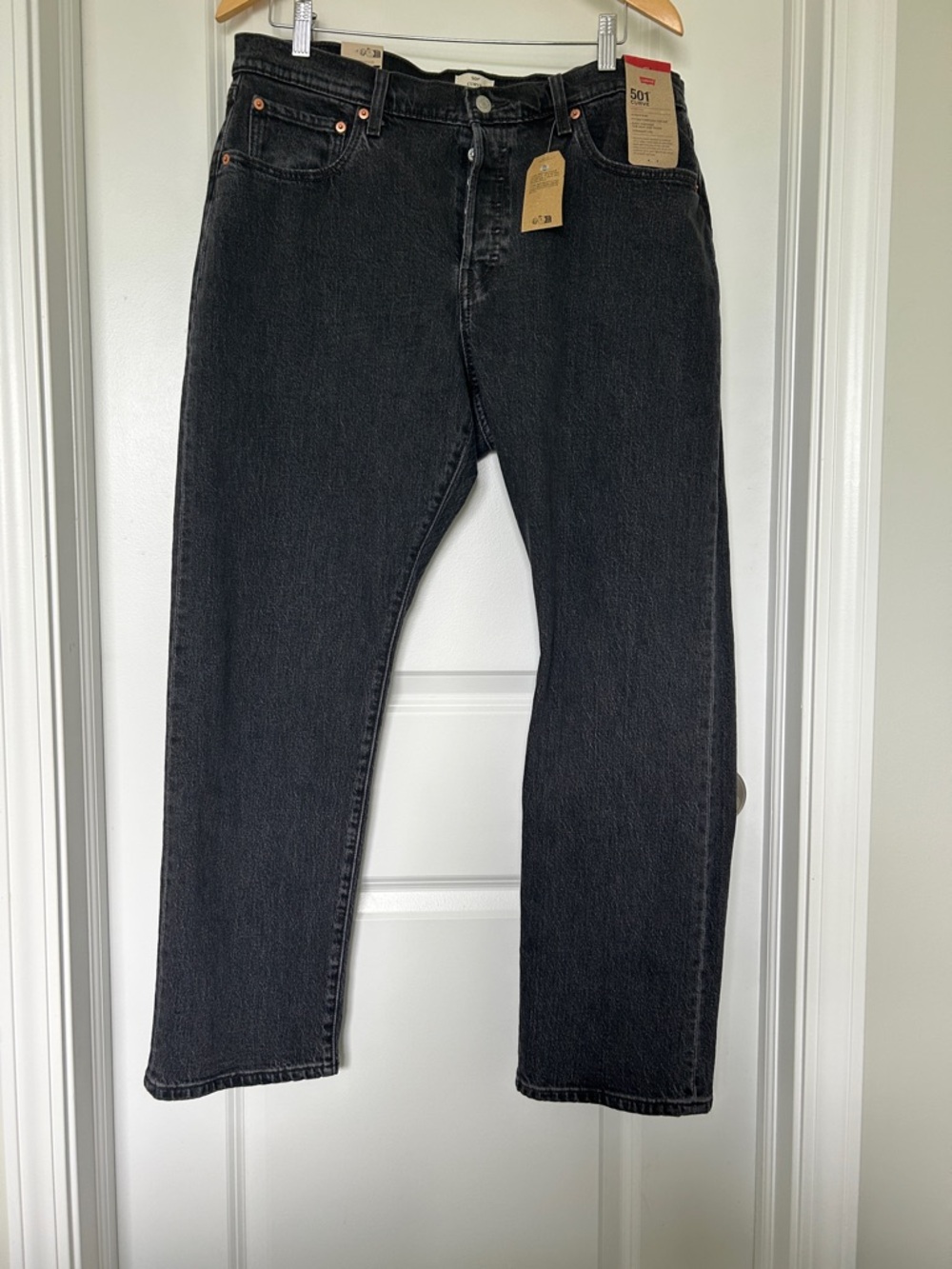 Levi's Womens Black Straight Leg 501 Jeans, button fly. Stretch
34x30 (size 18)
